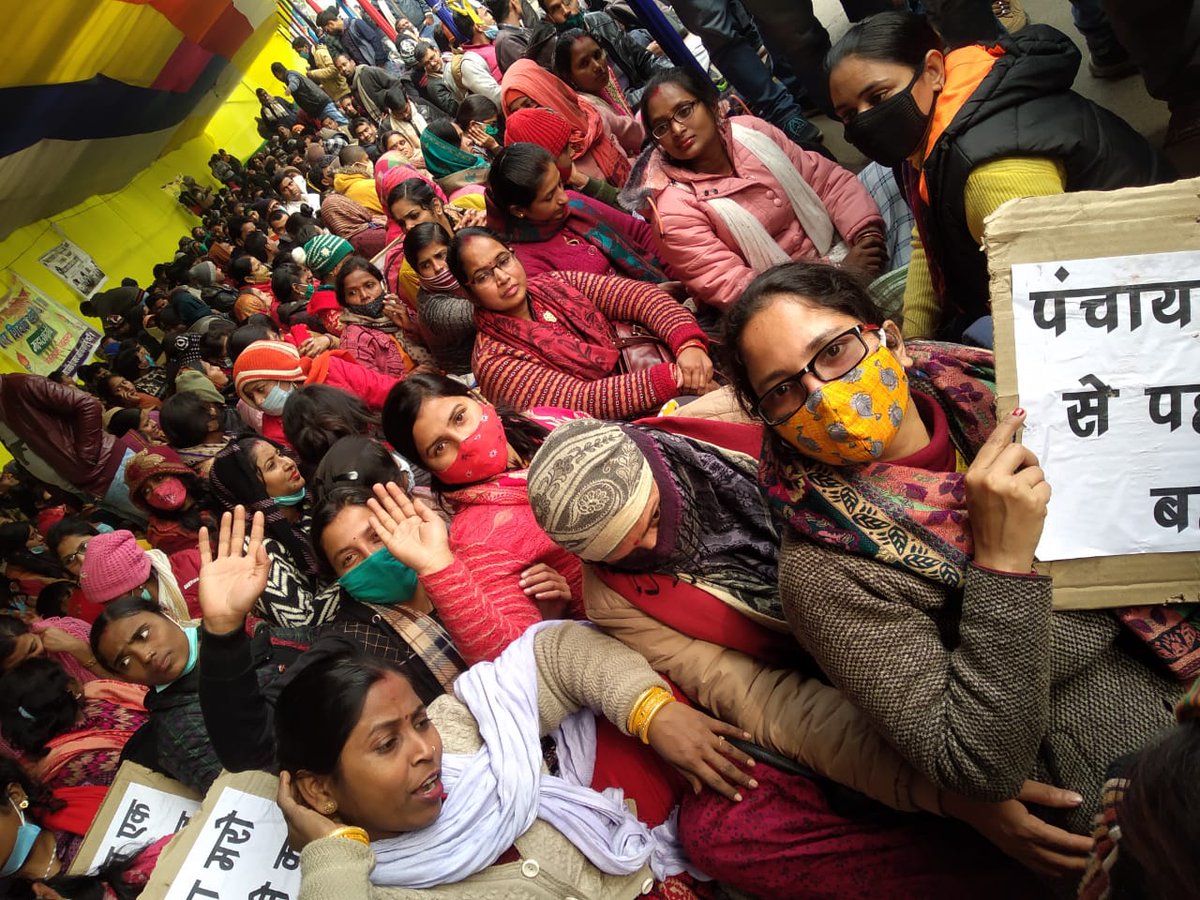 RJDforIndia's tweet photo. हे निकम्मी नीतीश सरकार,

जब isolation से बाहर आ जाओ तो सुनिश्चित करो कि #तय_शेड्यूल_पर_बहाली_हो !! https://t.co/o36pkoXoe9