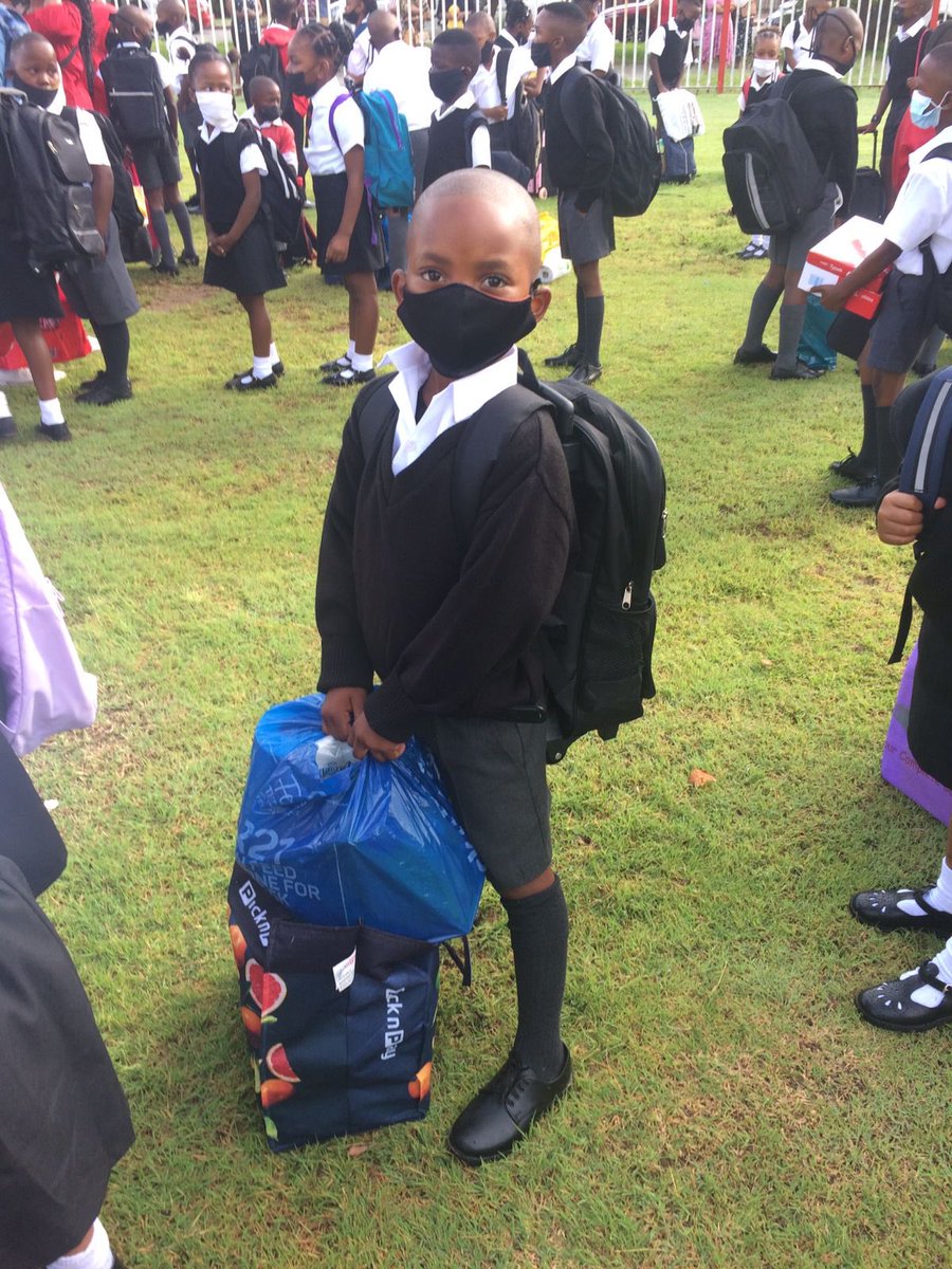 Relokolohile6's tweet photo. Grade 1 #Back2School https://t.co/o6LLtco0aS