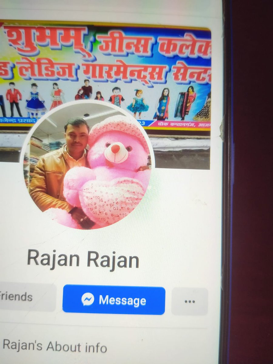 piyoushrai10's tweet photo. आजमगढ़ जिला के कप्तानगंज में इनकी दुकान है सर कपडे की ,ये प्रधानमन्त्री जी की आपत्तिजनक तरीक़े से फ़ेसबुक पे लगाए है,
@PMOIndia 
@narendramodi 
@myogiadityanath 
@Uppolice 
@dgpup 
@dmazamgarh 
Please take action against him sir 😡 https://t.co/i4EurdRVve
