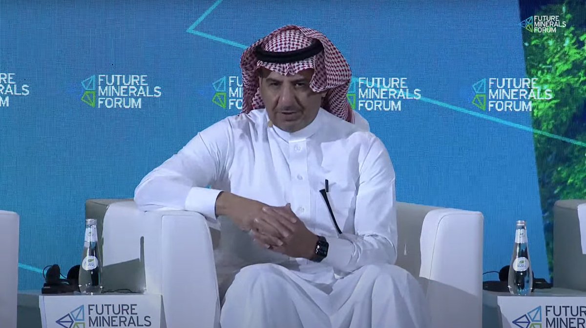 FutureMineral's tweet photo. نائب وزير #الصناعة_والثروة_المعدنية لشؤون التعدين، م. خالد المديفر:
نعمل على 38 مبادرة لتطوير قطاع التعدين وفقا لسياسات تتبنى أفضل المعايير للحوكمة البيئية والاجتماعية، مع الأخذ في الحسبان أن يكون لهذه المبادرات أكبر أثر على الناس ومحيطها الاجتماعي بشكل عام.
#مؤتمر_التعدين_الدولي https://t.co/fdcDL3iLsD