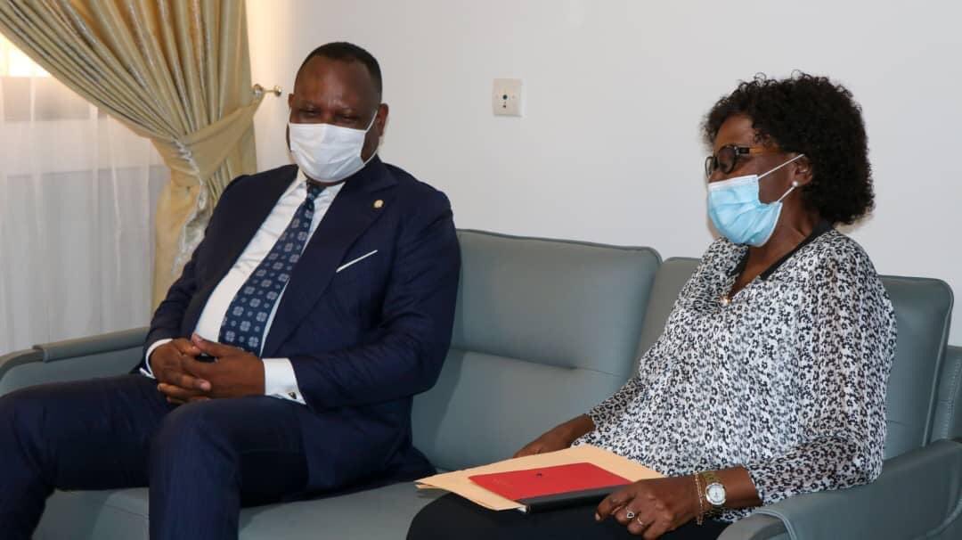 CCFemmeCongo's tweet photo. Le haut-commissaire à l’organisation des états généraux de l’éducation nationale, de la formation et de l’alphabétisation, Hellot Matson Mampouya, a échangé,ce 07/01/2022 avec la secrétaire exécutive du Conseil consultatif de la femme, Antoinette Kébi. https://t.co/wPufoaKbQZ https://t.co/cwscrcOec5