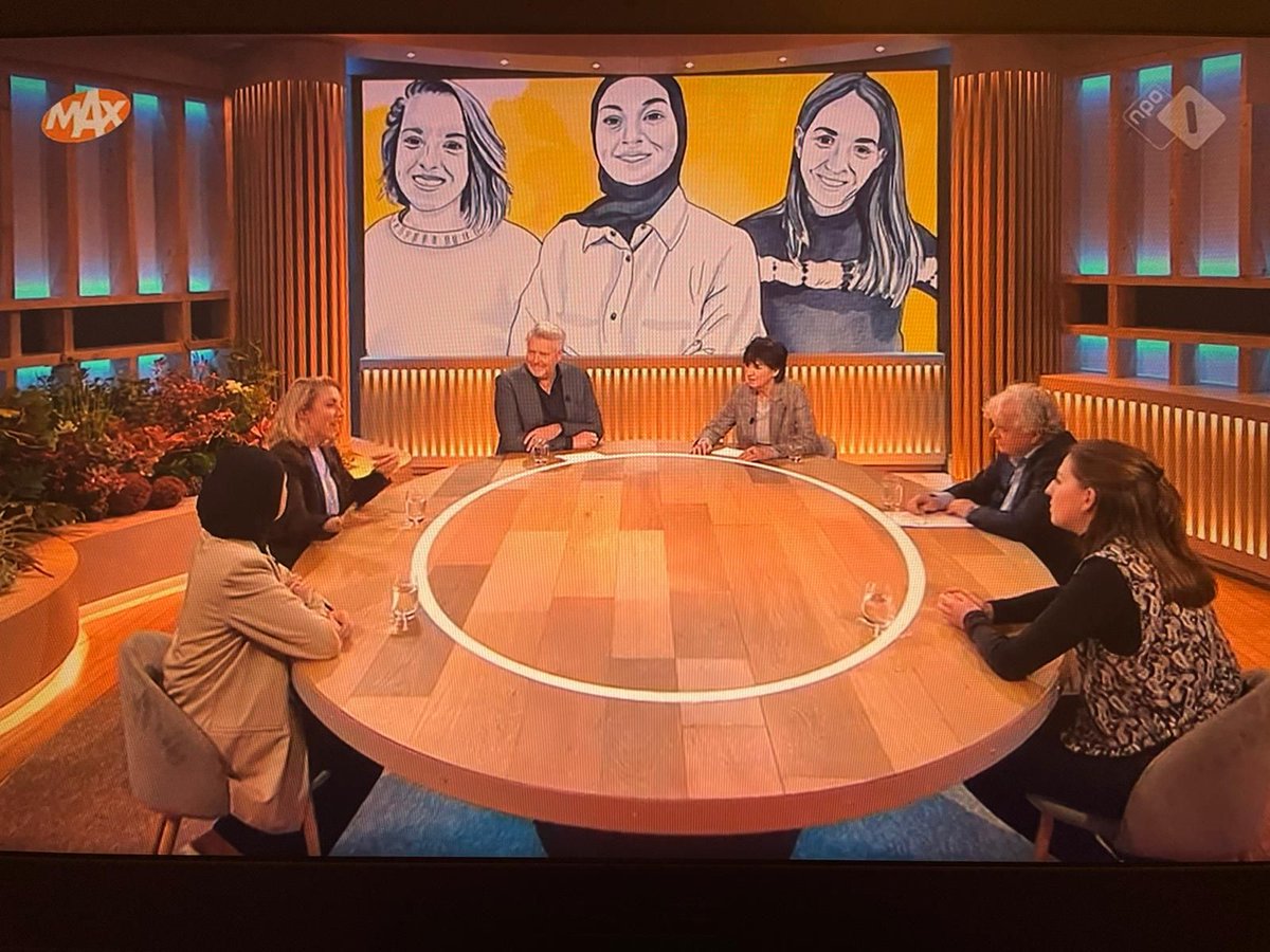 Mimi den Uyl (@mimiuyl) on Twitter photo Maandag mochten we met #SistersinScience ons verhaal doen bij <a href="/tijdvoormax/">Tijd voor MAX</a>. Een prachtige klap op de vuurpijl voor ons eenjarig bestaan! Laten we nog meer stereotypen doorbreken in 2022 🥳 Maandag mochten we met #SistersinScience ons verhaal doen bij <a href="/tijdvoormax/">Tijd voor MAX</a>. Een prachtige klap op de vuurpijl voor ons eenjarig bestaan! Laten we nog meer stereotypen doorbreken in 2022 🥳