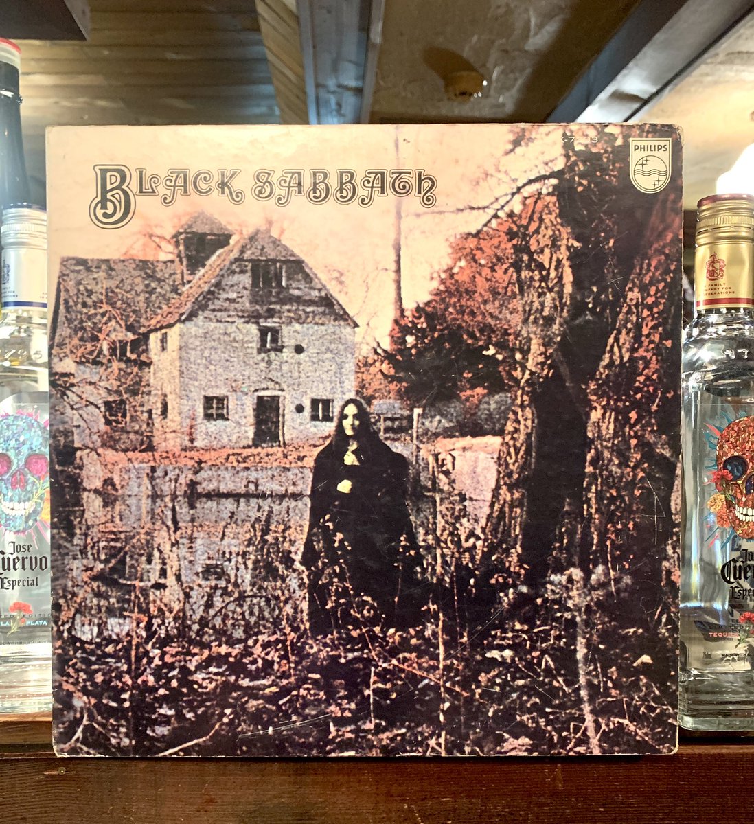 harah_s's tweet photo. やっと手に入りました！

ブラックサバス
1stアルバム『黒い安息日』

重い、暗い、カッコイイ！

是非聴きに来て下さいね。 https://t.co/CwxSqXJHnu