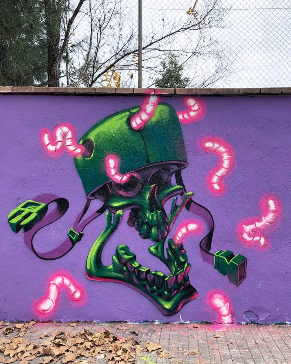 #graffitiart #worms #graffiti #glow #ironlak #skull #skate #bmx #xsports #tonyboy