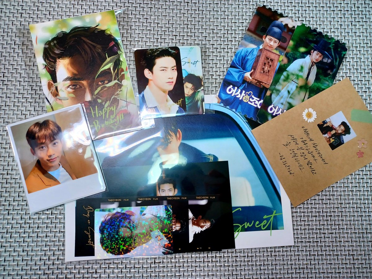 생카 후기 이벤트 선물을 받았습니다~!!
생각보다 많은 것들이 와서 엄청 놀랐어요!
다시한번 느끼는거지만 전부 예뻐요😍
감사합니당💚💚💚
<a href="/teamgreen1227/">Team Green</a>