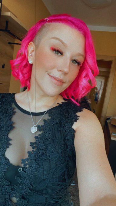Gestern war der ATV bei mir (&Ouml;sterreichischer TV Sender), was glaubst du wo mache ich mit? #&ouml;sterreicherin<a href="/tag/pinkhair"class="tags"><span>#pinkhair</span></a><a href="/tag/camgirls"class="tags"><span>#camgirls</span></a><a href="/tag/mydirtyhobby"class="tags"><span>#mydirtyhobby</span></a><a href="/tag/sidecut"class="tags"><span>#sidecut</span></a><a href="/tag/locken"class="tags"><span>#locken</span></a>