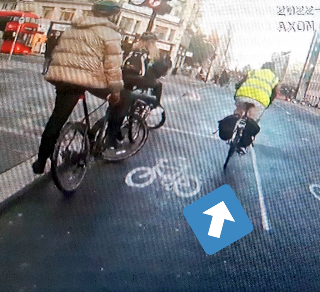 This was the third of three red lights  that this cyclist contravened because he was late for work. 

Not a good idea through a busy junction at rush hour!

He was reported for the offences.

#cityrpu #cyclesafety 810