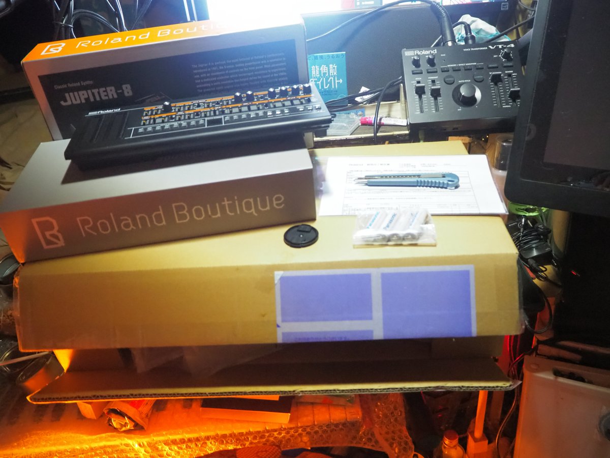 noroi_amano's tweet photo. #Roland #JP08 #修理上がり
去年修理に出したJP-08が帰ってきた。
試しに全音色試して弾いてみて、
ちょくちょく修正しながら
やっぱり危うい段階で作った音とはほんのちょっと
違う感触の音もあったな。 https://t.co/cpIxUekGif