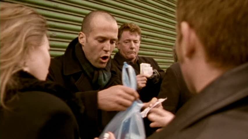 Винни джонс карты деньги два ствола. Джейсон стэйтем карты деньги два ствола. Стэтхэм карты деньги два. Стэтхэм карты деньги два. Джейсон стэтхэм в фильме карты деньги два ствола.