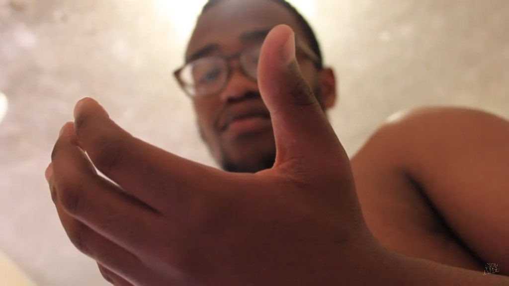 Leon_Freezy's tweet photo. @HermaineM The power of your hand https://t.co/wRz676HIjq