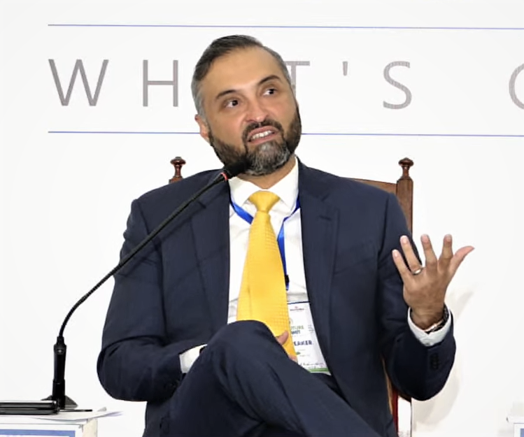 TheNewsVision2's tweet photo. President and CEO, Engro Corporation Ghias Khan while expressing his views during The Future Summit said “The structured issues of Pakistan remained same in the recent years. but due to the unending wave of covid it augmented to a much higher level.
#FutureSummit https://t.co/wYRoN9MUUq