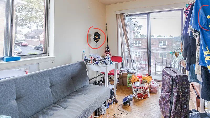 二楼这间应该就是夏老板离婚前住的屋。
👻郭战帽
👻新中国联邦七芒星蓝色战服

全部11张
zillow.com/homedetails/25…