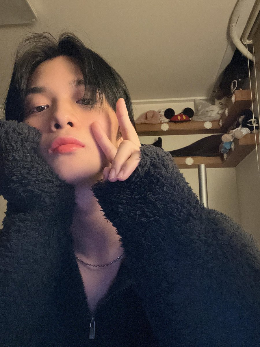 hourly baejinyoung tweet media
