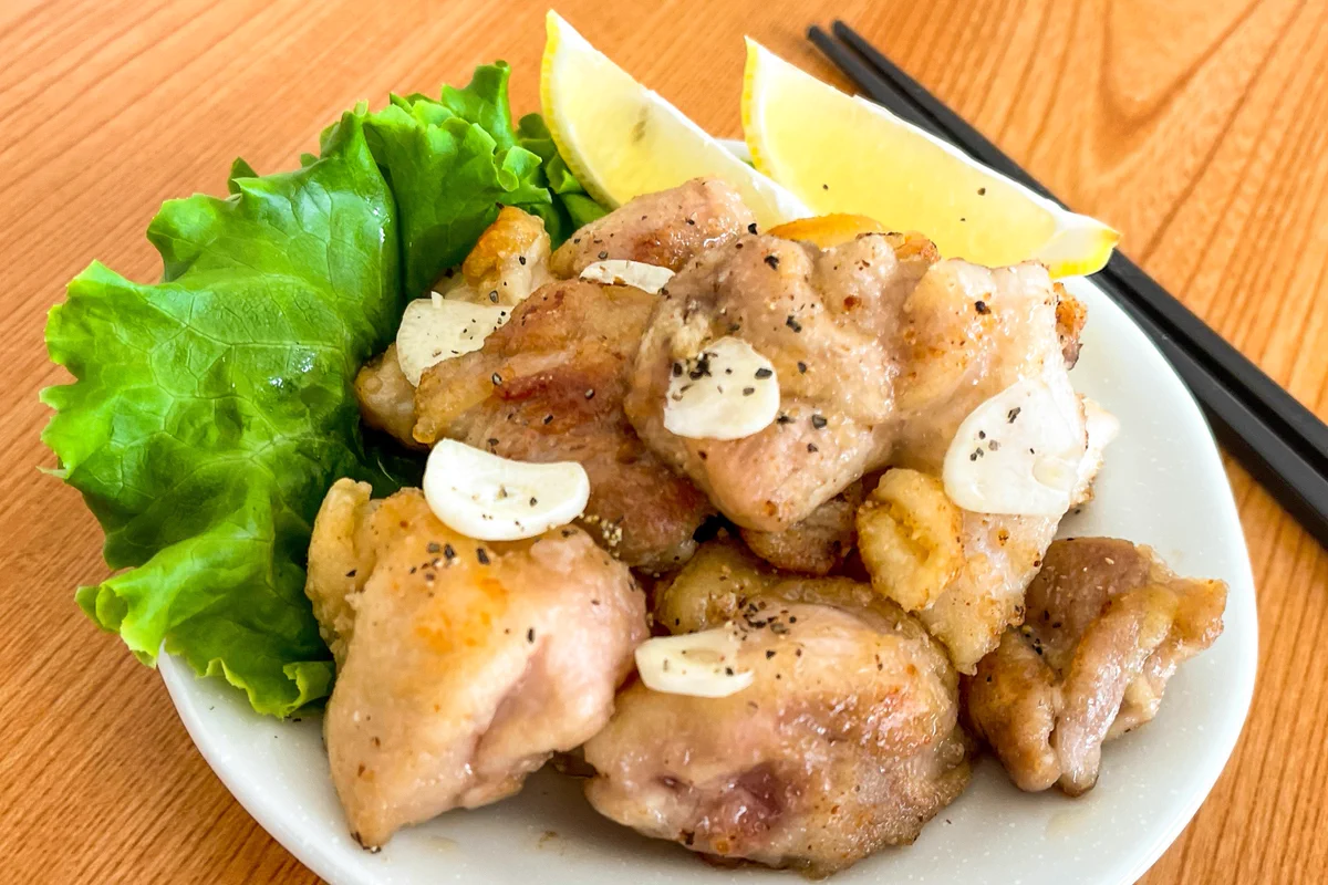 画期的な鶏もも肉レシピ！居酒屋風ガーリックパリパリチキン‼