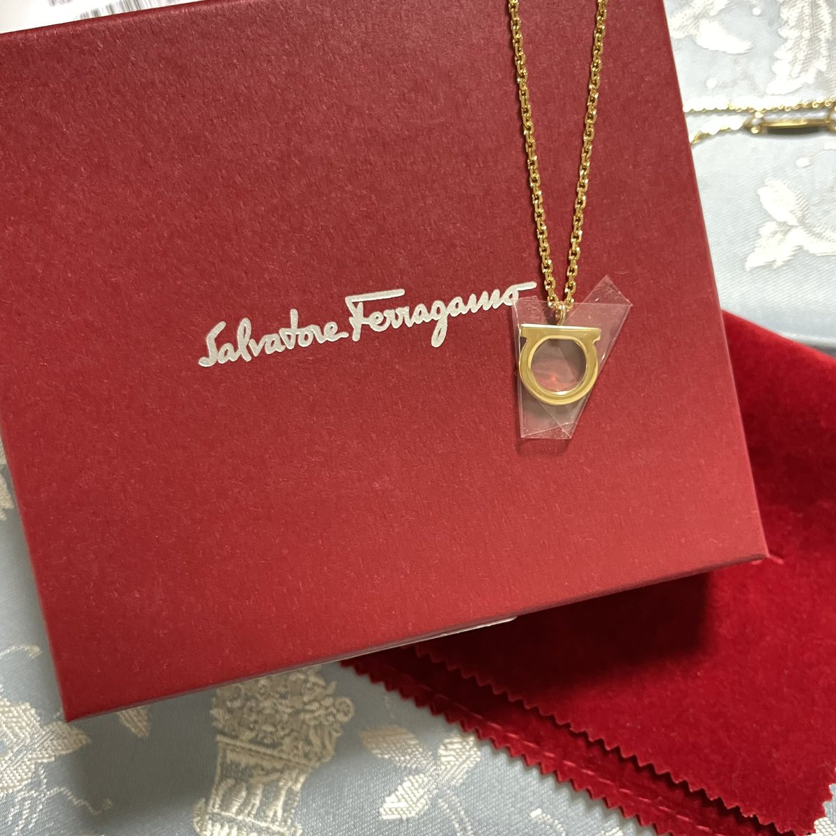 인스타사진 목걸이 해줘서 고마워용🥺💕
정말 다정하네✨잘 어울려💐

#강혜원 #혜원메일 #kanghyewon #hyewonmail #혜원버블