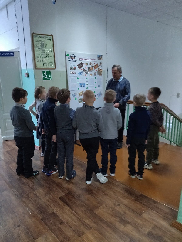 В последние дни уходящего года в Русско-сербском клубе школы №11 города Шуи активно готовились к встрече Нового года с сербским колоритом. В программе: игра-викторина о традициях сербского народа, сербские народные песни под караоке, призы и многое другое idn-37.ru/120122-serbski…