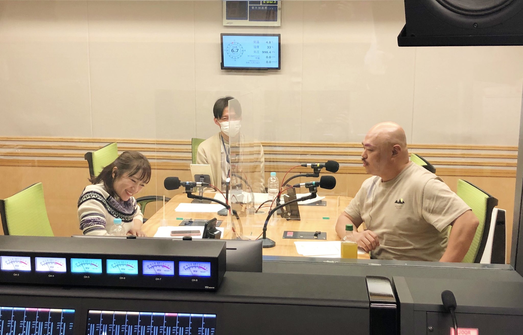 FI5c-DzagAIZucd?format=jpg&name=large