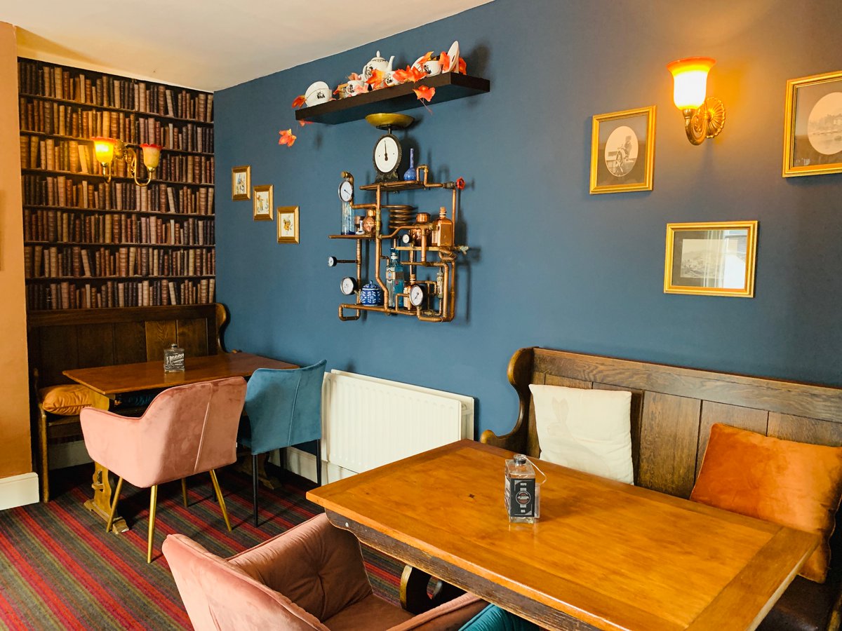 Did you have to cancel your Christmas party? Why not book our beautiful Gin Parlour at The Keep for a 2022 get together?! It's ideal for a private party! 
Get in touch for more information! 
thekeepguildford@yahoo.co.uk 
We are open from midday today! #thekeep #guildford