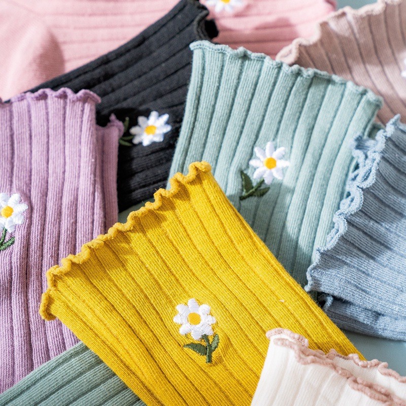 CLSocks's tweet photo. Embroidered daisy + ruffles ? What more do you need ?This pair of designs is the perfect one for you🌼 https://t.co/ek0EH9PST5
