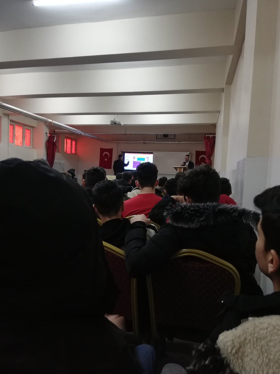 Karakoçan Mesleki Teknik Anadolu Lisesi'nde geleceğimizin umudu gençlerimiz ile Dijital Medya kullanımı, İletişim, Akran Zorbalığı konularında eğitimimizi kurum müdürümüz Sn. <a href="/umitozpolat23/">ÜmitÖzpolat</a> öncülüğünde gerçekleştirdik. <a href="/tcailesosyal/">T.C. Aile ve Sosyal Hizmetler Bakanlığı</a> <a href="/deryayanikashb/">Derya Yanık</a> <a href="/olgun_gunduz/">Olgun Gündüz 🇹🇷 🇹🇷</a>