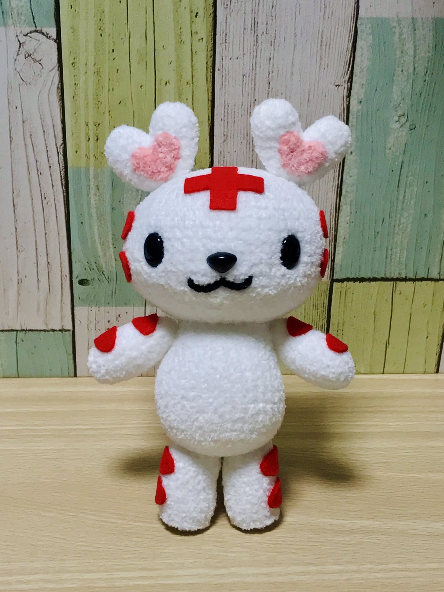 あびす あみぐるまー ハートラちゃん のあみぐるみを編みました 日本赤十字社の公式マスコットキャラクターです ハートラ ハートラちゃん 日本赤十字 T Co Lhjrjzayw7 Twitter