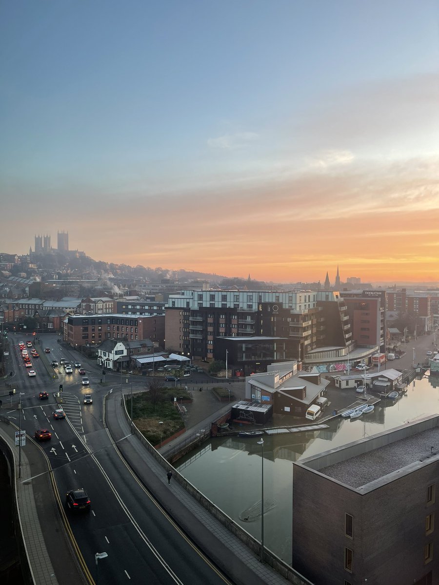 UoLAccomm's tweet photo. Good Morning βοΈ
These sunrise pictures were captured from the top floor of Cygnet Wharf. Can you spot Viking House, The Gateway and St Marks? π
#lincolnuk #lincolnshire #sunrise #studentaccommodation #brayfordpool #universityoflincoln #livingatlincoln https://t.co/JORH6shyND