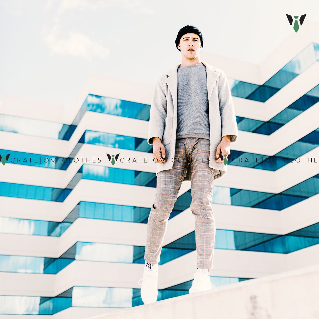 🔥 2022 hot fashion trends for men

#2 - Cardigans: A great way to add a little warmth to those chilly days but with a more relaxed vibe. Pair with jeans, sweats or even shorts.

Sign up. Get styled: crateovclothes.com

#mensfashion #fashion #menswear #style #mensstyle #men