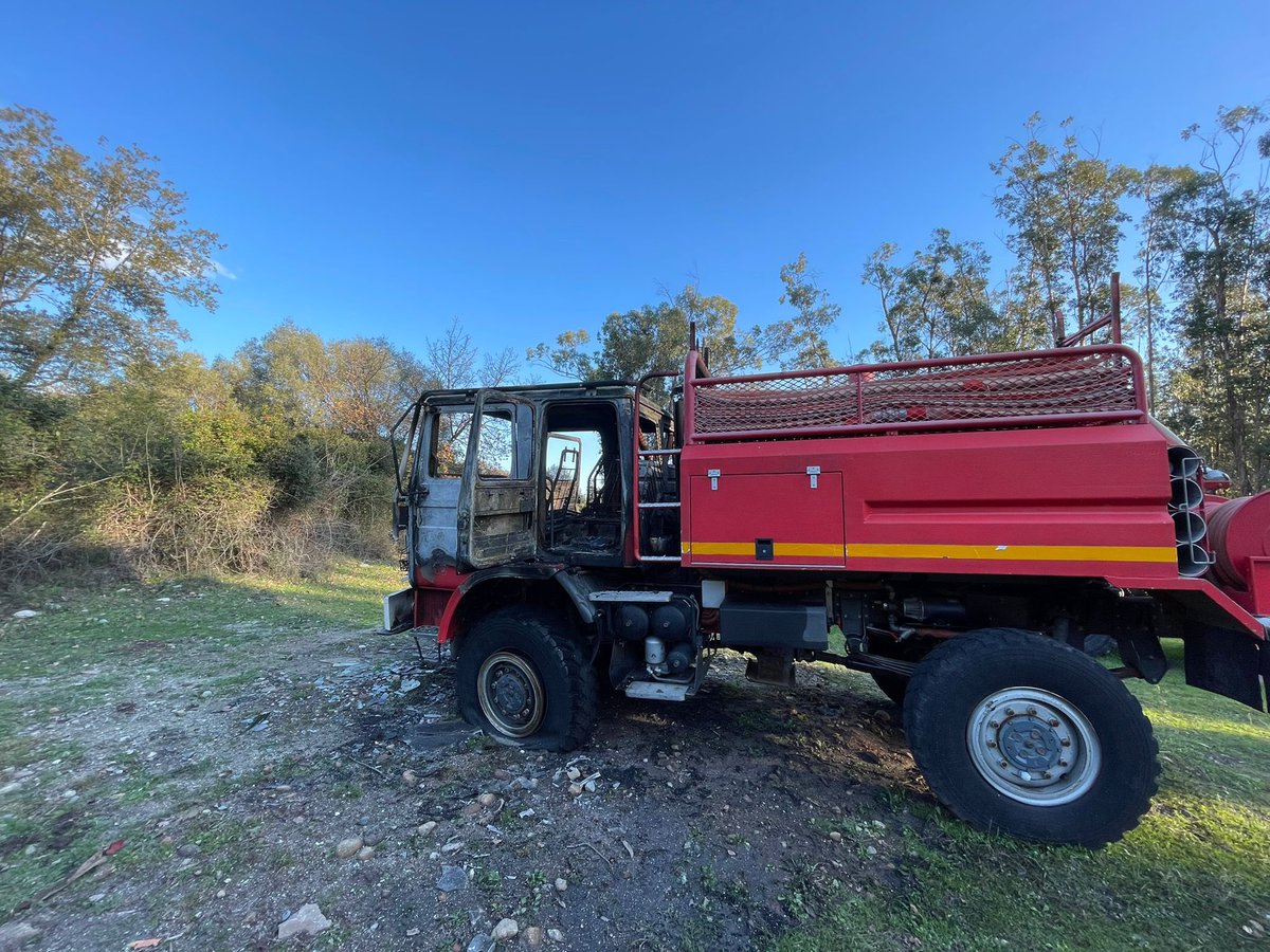Gilles_Simeoni's tweet image. Incendiu criminale contr’à u centru tecnicu di a Cullettività di Corsica in Serra di Fium’Orbu. Tocchi è distrutti un veiculu di a cumuna è dui d’@IsulaCorsica. Una malfatta vargugnosa. Sustegnu è sulidarità.