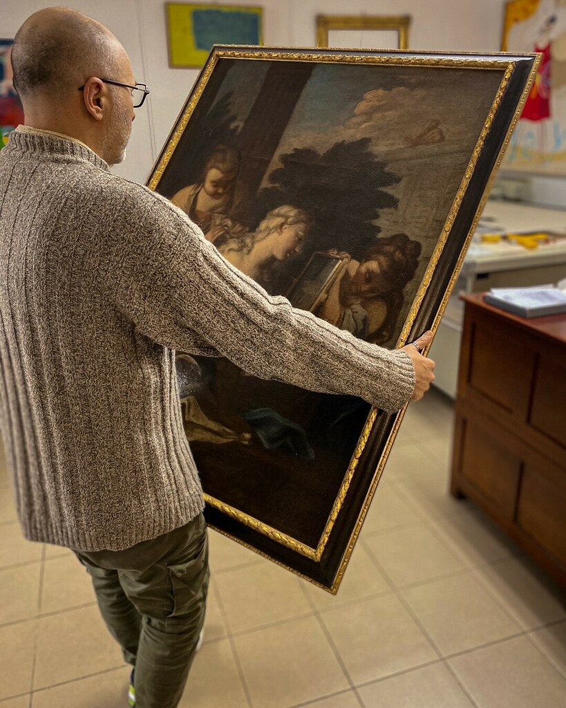 atelieronline's tweet photo. Con l'arte in braccio .. 
Lavorare nel campo artistico è un privilegio. Ogni giorno è ricco di soddisfazioni #ateliercornici #corniciartigianali #cornicipersonalizzate #cornicisumisura https://t.co/l8lAAUZzsA https://t.co/5lVByWXUp3