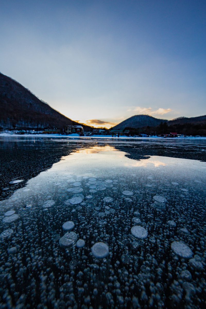 赤城山 大沼アイスバブル 氷上ワカサギ釣り解禁日(2022.1.10)に撮影