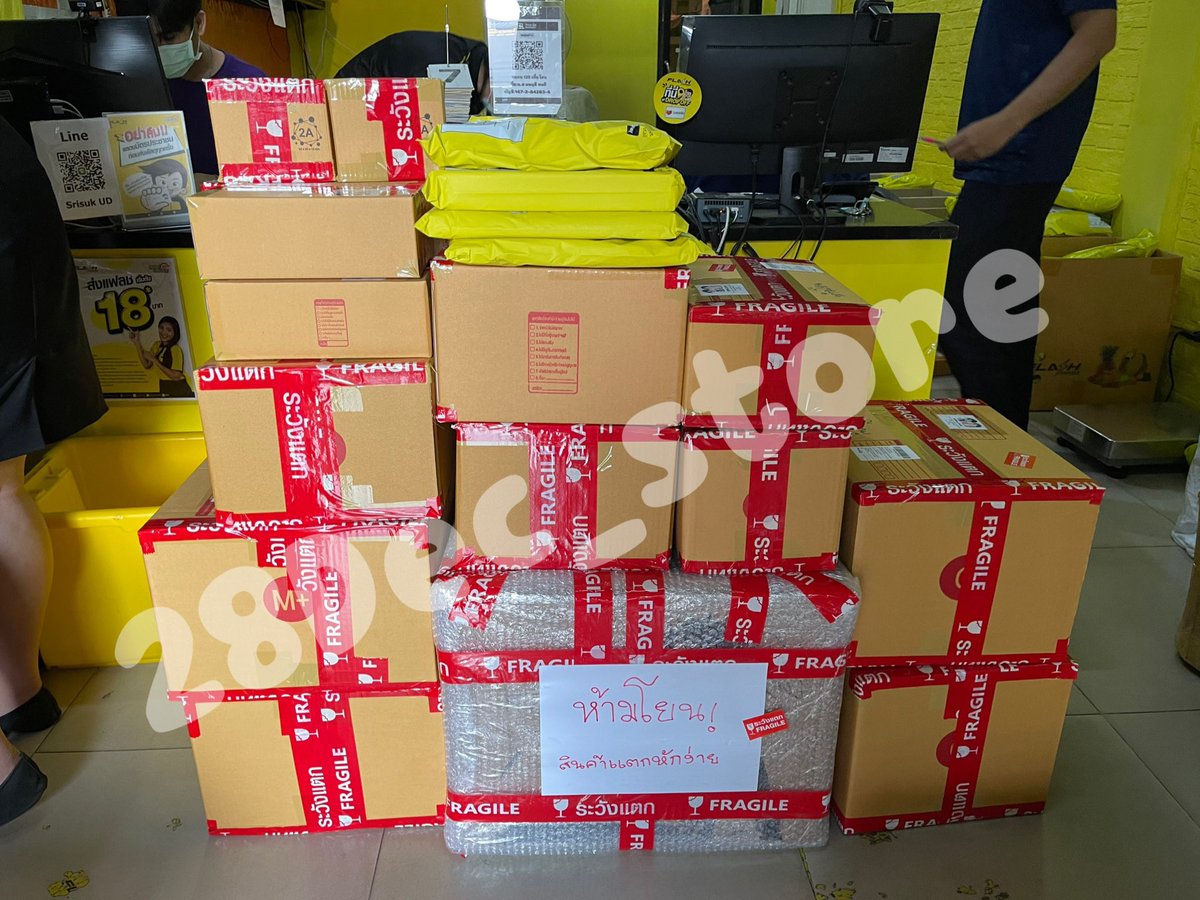 28Dec_store's tweet photo. วันนี้ส่งของให้ลูกค้าเรียบร้อยแล้วนะคะ แต่จะมี 4 กล่องที่เราแพคผิด เดี๋ยวเรากลับไปเอาที่สาขาแล้วเดี๋ยวเอาไปส่งให้ใหม่แล้วจะมาแจ้งเลขแทร็กอีกรอบนะคะ ขอโทษในความผิดพลาดนี้ด้วยค่ะ 🙇🏻♀️😭 #28Decupdate https://t.co/tF1quMqrkl