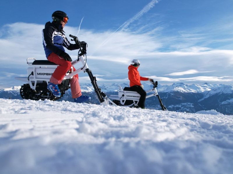 cransmontana's tweet photo. ❄️Le nouvel e-scootpark vous accueille à #CransMontana pour tester les #Moonbikes, ces scooters des neiges 100% électriques. Une activité inédite à découvrir jusqu'à la fin de l'hiver!😎

Plus d'infos👉https://t.co/9w4CWs6v8p

@valaiswallis
 #inlovewithswitzerland #valais #wallis https://t.co/Y6LjbZT85X