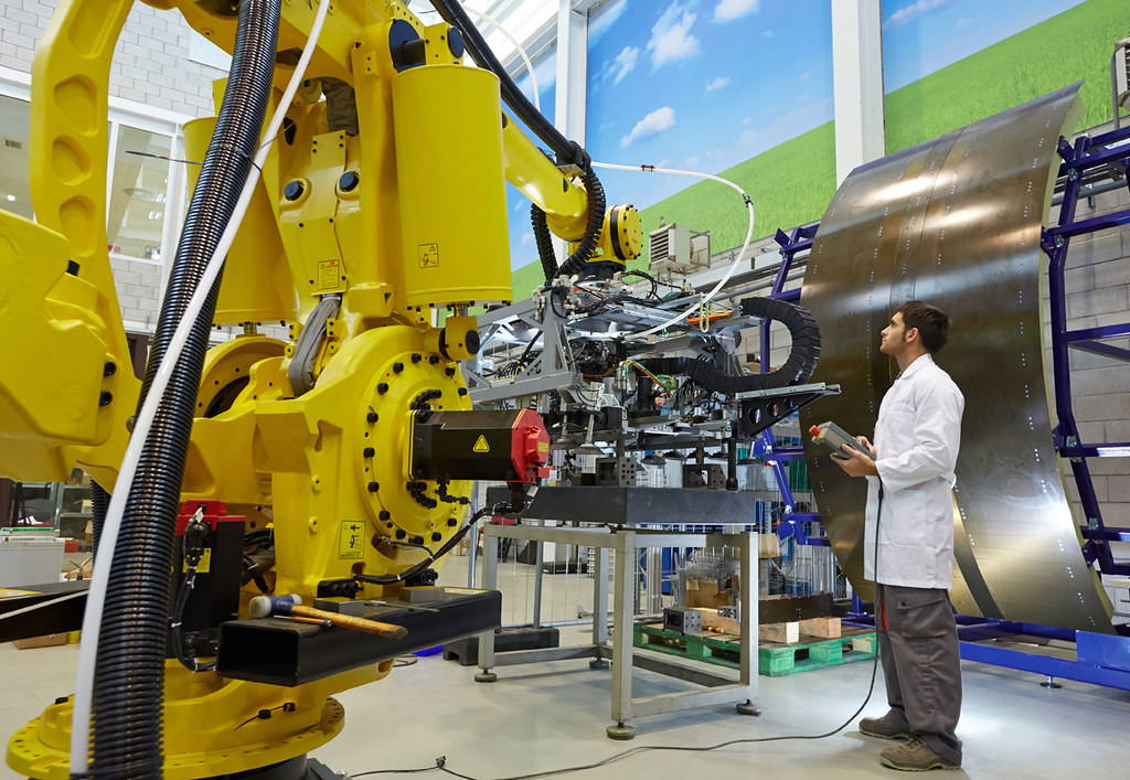 mfrsnews's tweet photo. 2022 is shaping up to be the year of #MADEinUSA 

Top Manufacturing Trends to Watch in 2022: https://t.co/FE55uDc9t1
#manufacturing #industrialmarketing #supplychain #b2bsales #b2bmarketing https://t.co/iaWR1S94yR