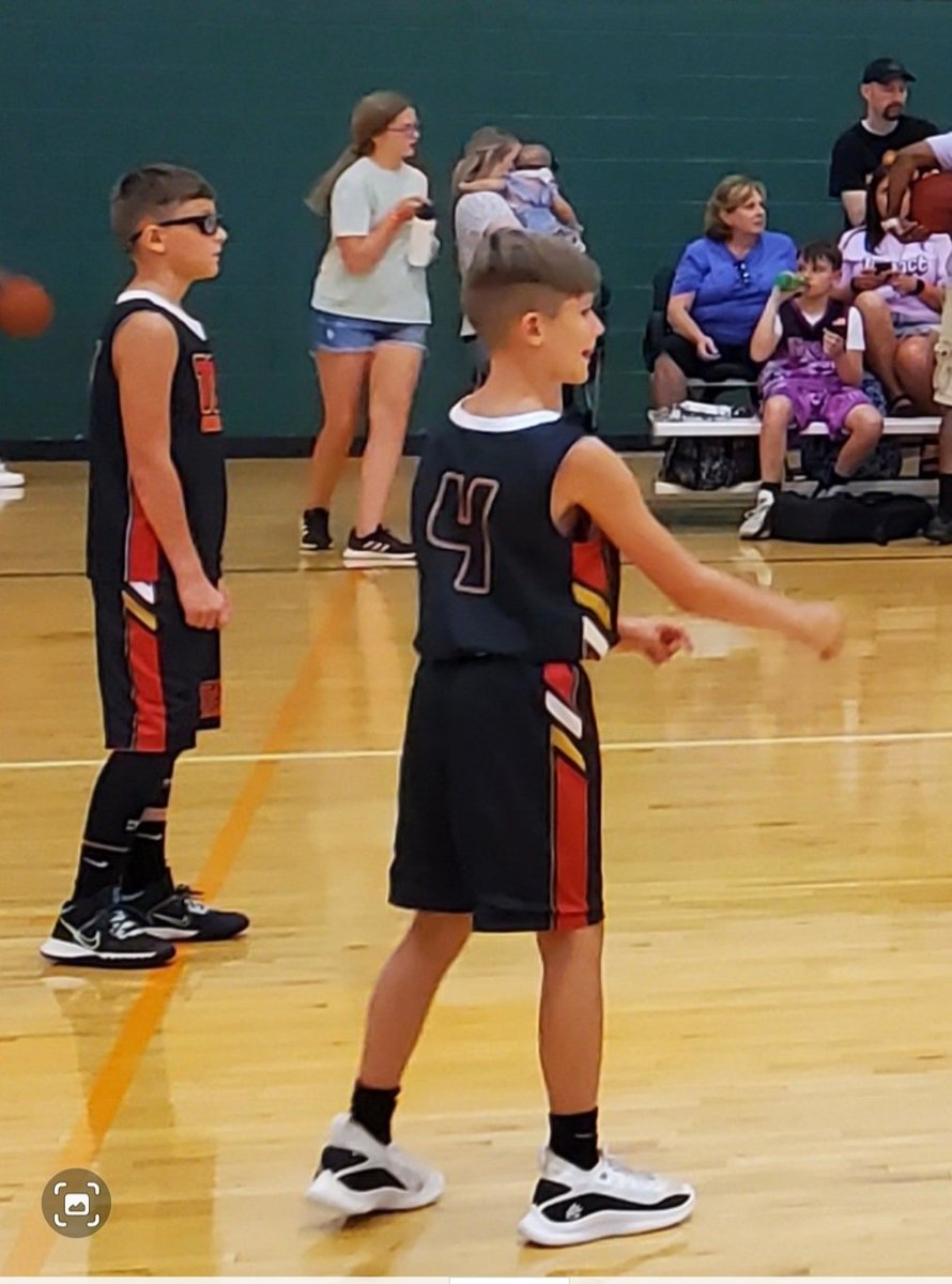 tsi2028's tweet photo. TSI 50 Southern IN Gold 28. Carter Jones 15 points & 4 steals, Ethan Noble 10 points, 5 rebounds, & 4 assists, Andrew Nussbaum 9 points, 5 rebounds, 4 assists, & 6 steals to lead the way. # RWBF #HoopFest #TSIFLASHBACKS https://t.co/idd3A8oXHN
