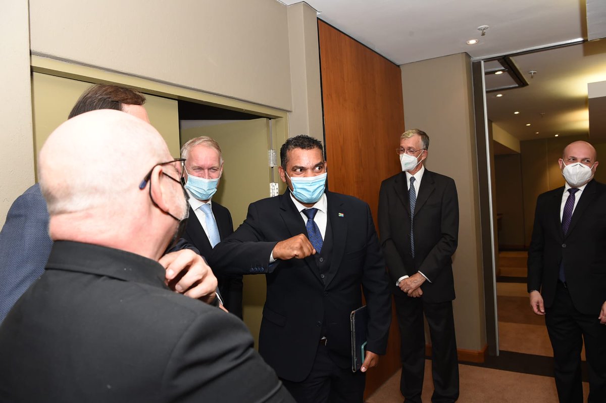 DIRCO_ZA's tweet photo. Deputy Minister @alvinbotes hosts a farewell dinner for the Ambassador of Brazil, at the OR Tambo Building, Pretoria. 12/01/2022.
#SABrazilRelations
#BrazilInSA
Photos: Yandisa Monakali (DIRCO) https://t.co/Y0EuFSFs47