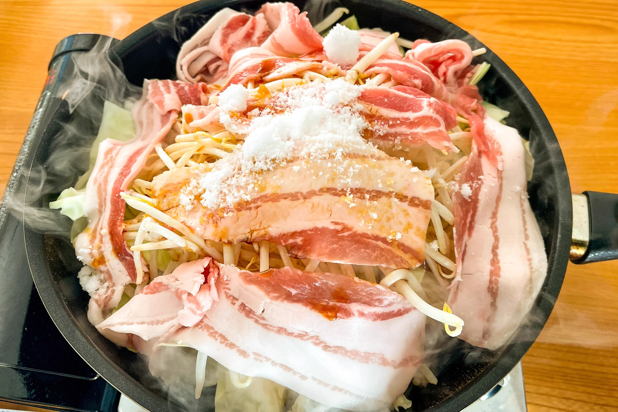 サッポロ一番で出来てしまう！マシマシ醤油ラーメンが美味しそう！