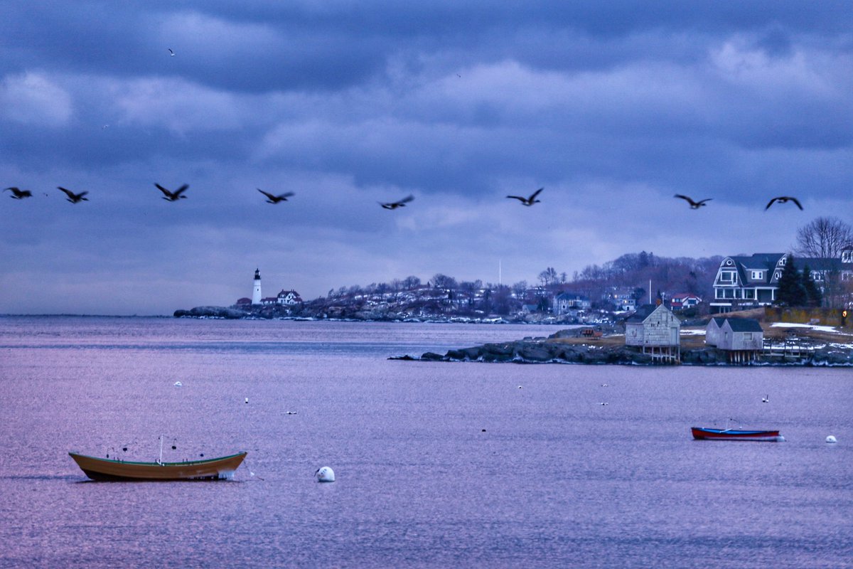 Birds eye view #wakeMEup #maine #winter #sunrise #willardbeach #portlandheadlight @VisitPortland @MagazineofMaine