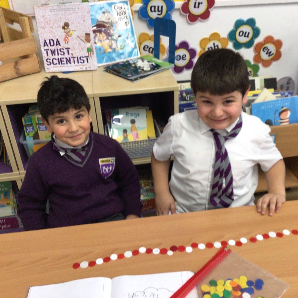 HPA_Philip_Lane's tweet image. This week #HPAPLYear1 have been learning how to make their own patterns with different maths resources! 🧮
