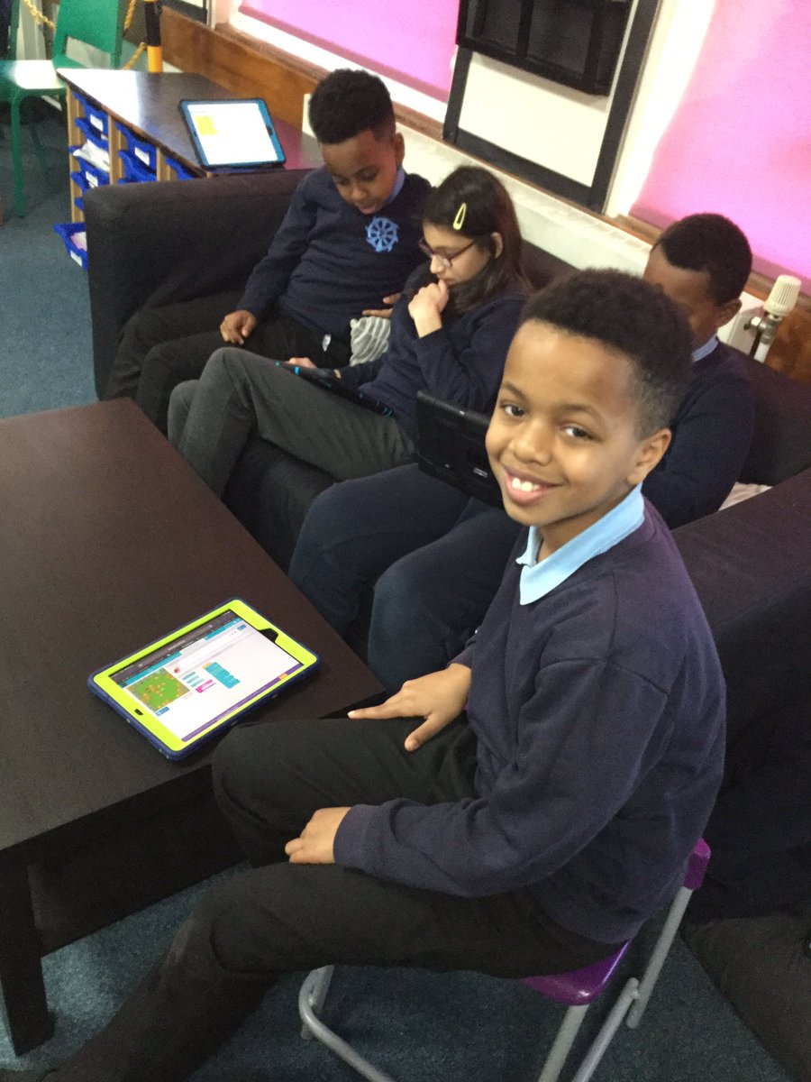 STC_1CF's tweet photo. Great ICT this afternoon! We’ve loved our programming lesson with #misfranks https://t.co/buHbr9JzLw