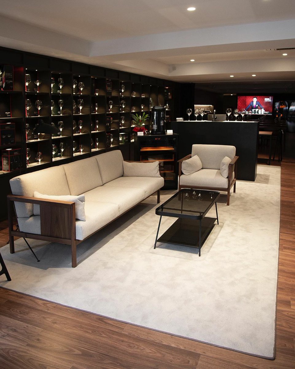 Wine Tools (WITO) Center es un espacio único en Barcelona.
Showroom y aula de cata para que profesionales y particulares puedan experimentar el mundo del vino como nunca antes.

🔴 Som Euroselecció