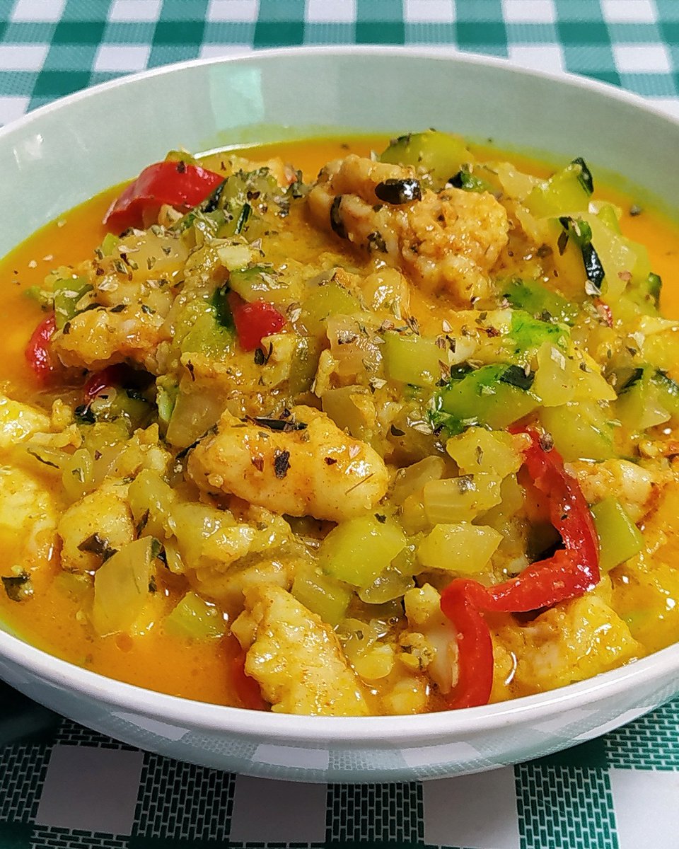 Volvemos con esta receta de curry de pollo y verduras.
La #Receta completa en instagram.com/p/CYofJSrtTAP