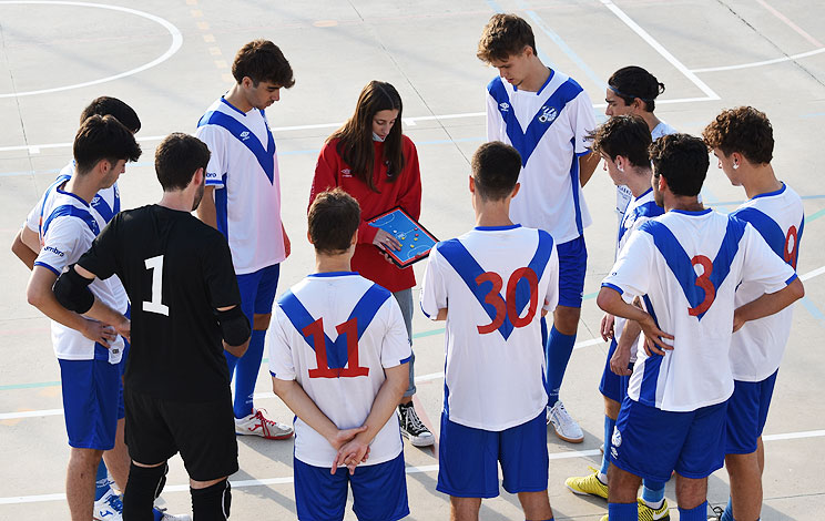 CEEuropa's tweet photo. ⚽️ Balanç del recorregut en lliga i adaptació dels equips del Futbol Sala escapulat

📝 + info: https://t.co/npUNM5qtWd

#futbolcat #futbolsala #ViladeGràcia #SagradaFamília https://t.co/TDHNeI1wJa