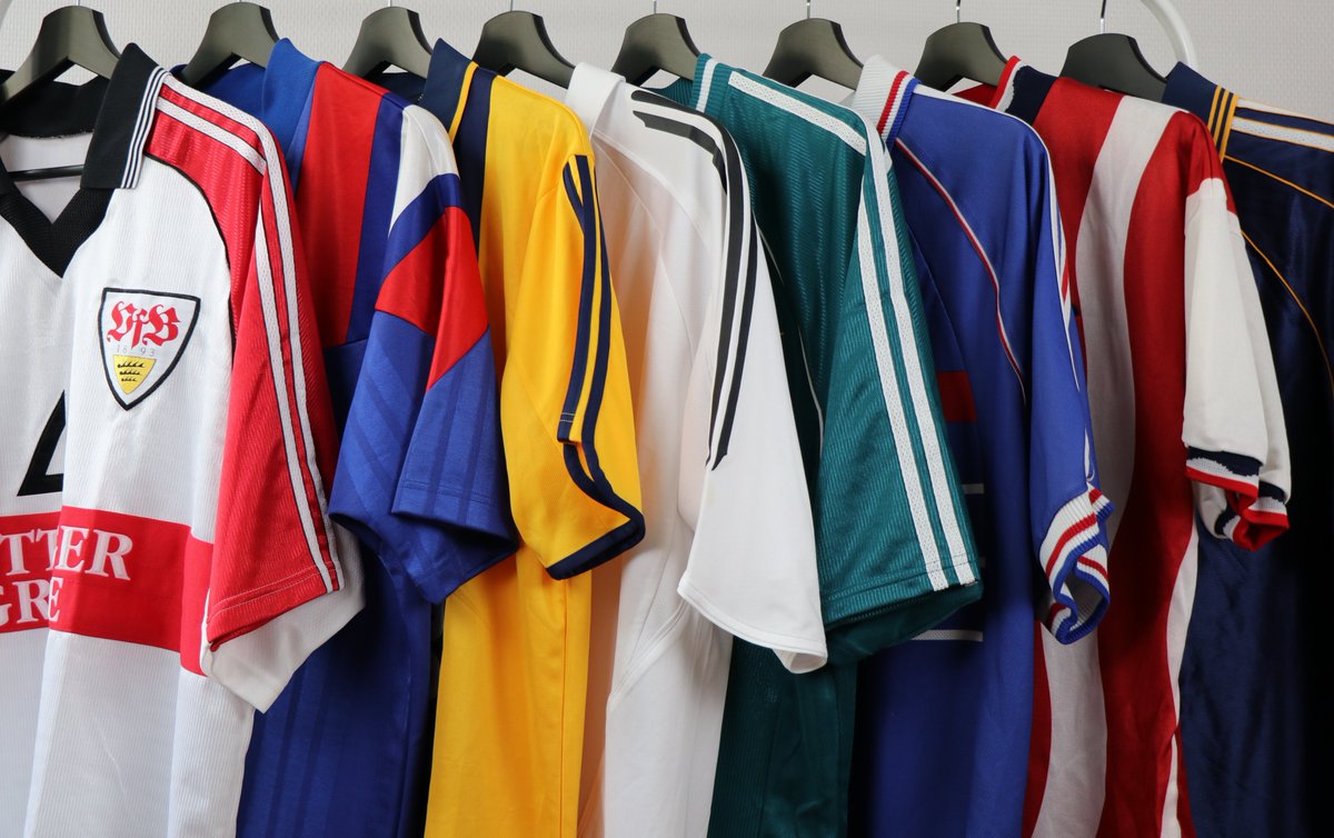 Kitmaster_fr's tweet image. KITMASTER est une boutique en ligne française de football vintage.

Vous pouvez y retrouvez d’authentiques maillots rétros du monde entier !

Rejoignez-nous sur thekitmaster.com ainsi que sur Instagram @kitmaster_fr

#Kitmaster  #RetroFootball #FootballShirts