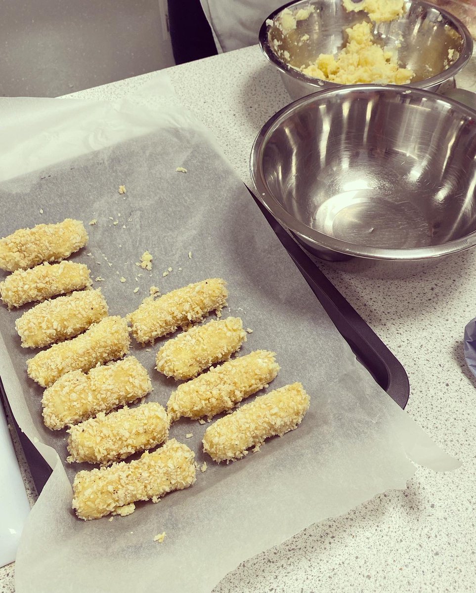 Da iawn <a href="/Caldicot_Y10/">Caldicot School Year 10</a> Using skills from their duchess potato/chicken nugget practical lesson, students today made a batch of cheesy potato croquettes. Although a low/medium skill, lots of steps &amp; stages &amp; time keeping required. Students did so well! <a href="/Caldicot_Sch/">Caldicot School</a>