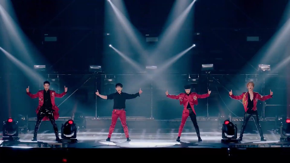 naepattynumul's tweet photo. So much respect for these men who showed up that night to give everyone a great show and honor their brother beautifully. I felt the love and had tears in my eyes from start to finish. Thank you Onew, Taemin, Minho, and Key. #SHINee #FromNowOn #SW2018 #SHINee_Replay 💙💎 https://t.co/oXbgJ4bqhx