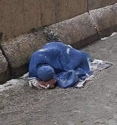 څـومـره  در  په در یې څومره ستړی یې
ژونـــده زه دې پیـژنــم نیمګـــــــړی یې