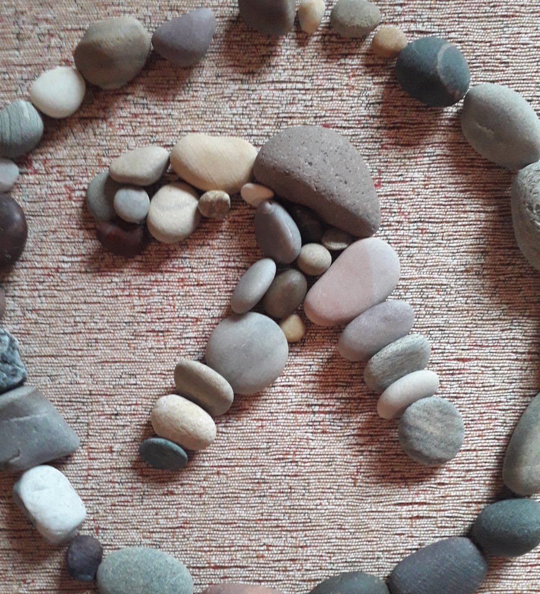 CLT_Abdn's tweet image. Hello. We did a ten minute exercise where we recreated album covers using nearby objects. Behold! Aphex Twin, James Yorkston, the Wedding Present and Some Kind of Prism (no idea, you?) Have a go and tag us in if you do!

#TenMinuteCreativeExercise
#CreativityIsFun
#HomemadeArt