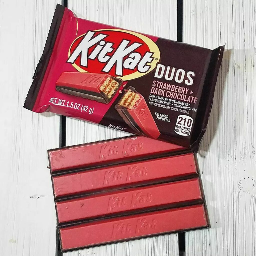 KIT KAT DUOS Strawberry + Dark Chocolate Standard Size 1.5oz Candy Bar