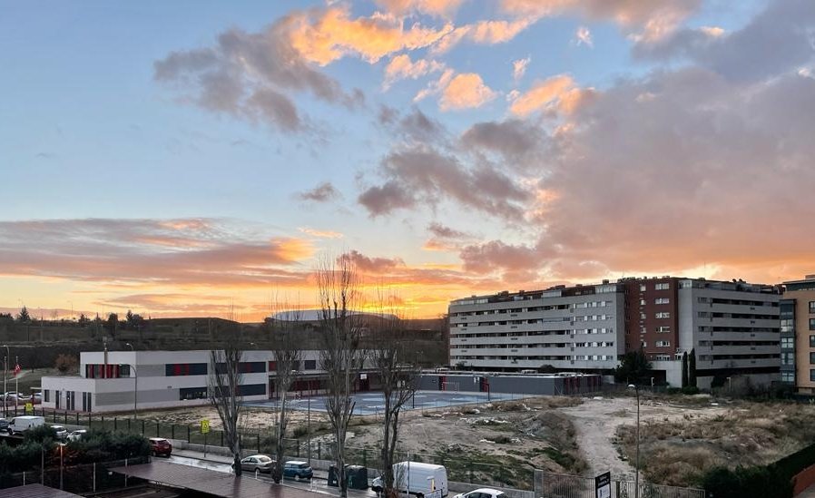 Gracias por la visita 🥰
Les pedimos que adelanten la licitación del gimnasio y de la 2ª fase, es tan necesario para este barrio ver esa infraestructura terminada😓💔
Las familias del #CEIPCiudadPegaso y del resto del barrio estarían tan felices como nosotras de verlo terminado😃