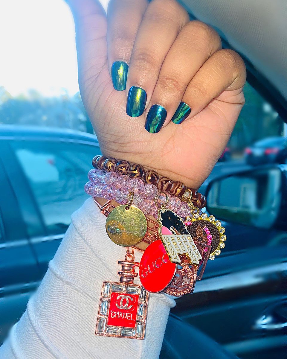 traecchristine's tweet photo. Who doesn’t like stack wrist!! One of my favorite bracelet combos are mixing charm bracelets and beaded bracelets. It creates a great balance of noise!! 

Comment your favorite jewelry combo below!👇🏽 https://t.co/87e7YOva0Q